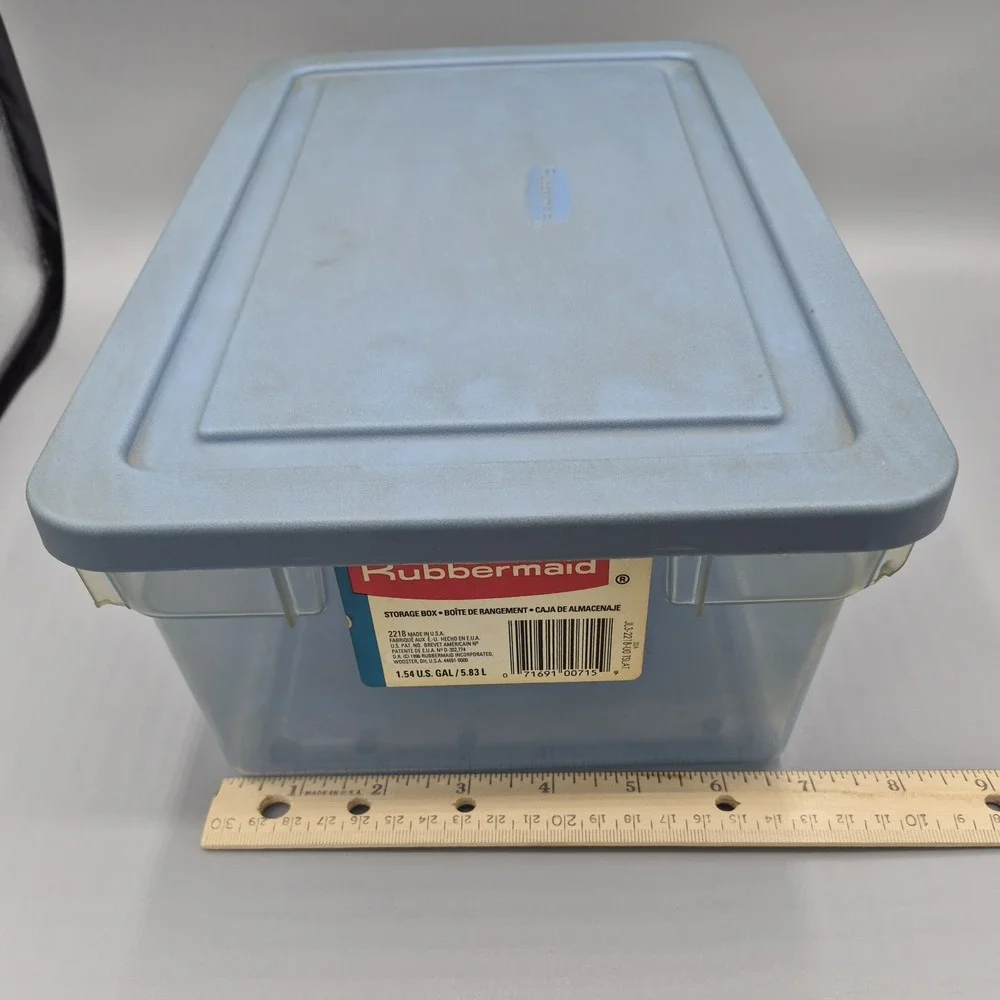 Vintage Rubbermaid 1.54 Gallon‎ Storage Box Blue 701H